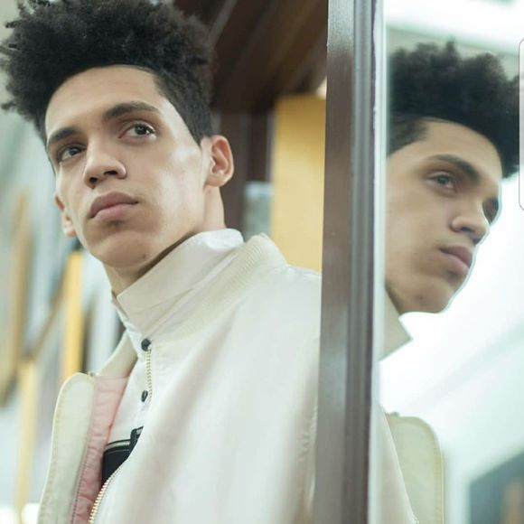 Meet your Posher, Fernando - Picture 1 of 1